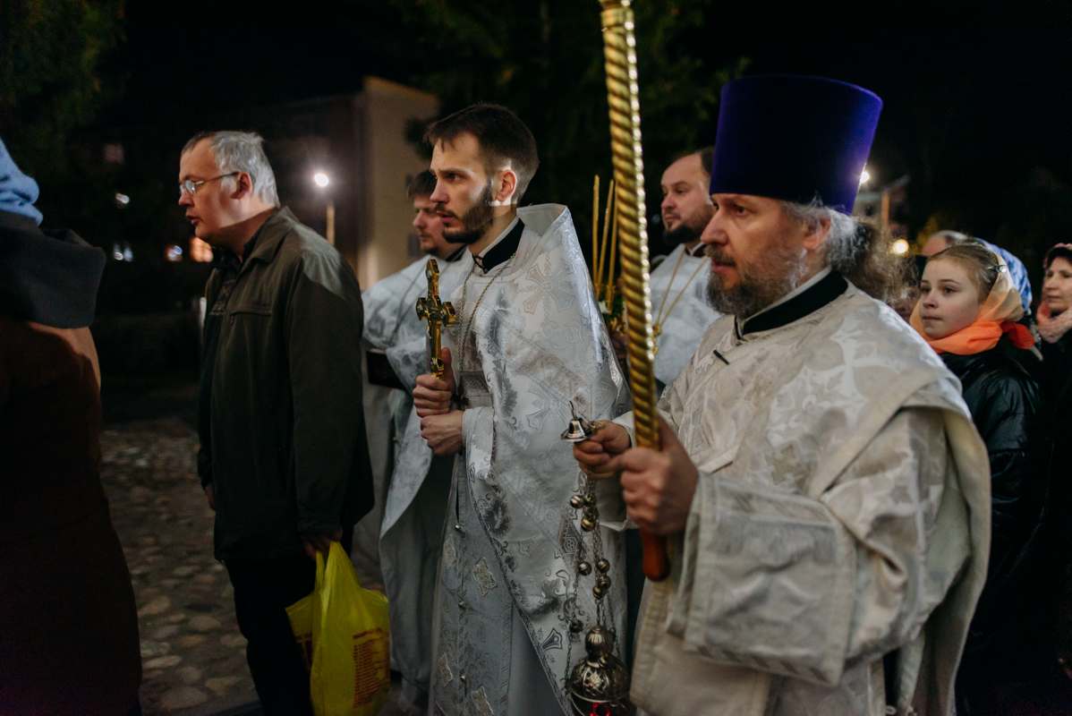 Отпеть человека в церкви. Почему христиане радуются на Пасху.