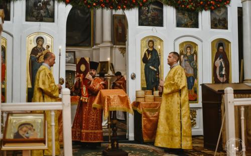Светлое Христово Воскресение встретили на приходе Троицкого собора фото 34