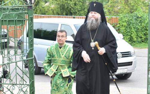На приходе Троицкого собора молитвенно встретили престольный праздник фото 15