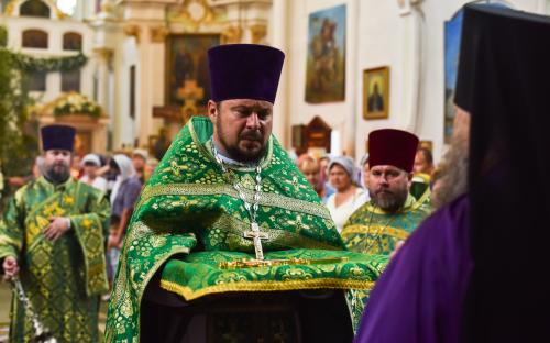 На приходе Троицкого собора молитвенно встретили престольный праздник фото 17