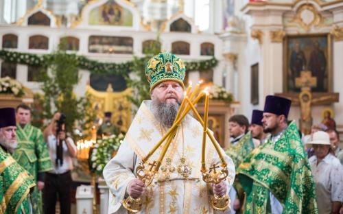 На приходе Троицкого собора молитвенно встретили престольный праздник фото 18