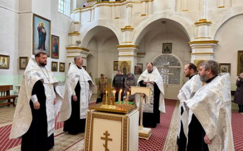 В Троицком соборе молились о невинно убиенных во время гонений на Церковь