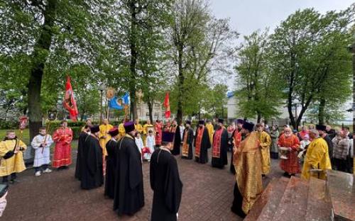 Крестный ход в День Победы прошел в Слониме