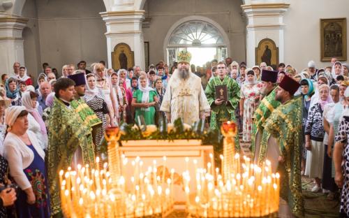 На приходе Троицкого собора молитвенно встретили престольный праздник фото 20