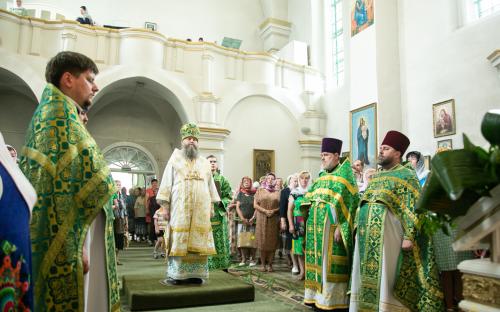 На приходе Троицкого собора молитвенно встретили престольный праздник фото 23