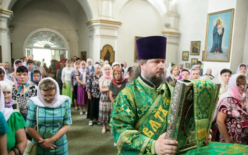 На приходе Троицкого собора молитвенно встретили престольный праздник фото 34