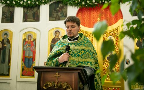На приходе Троицкого собора молитвенно встретили престольный праздник фото 39