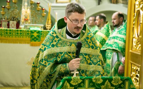 На приходе Троицкого собора молитвенно встретили престольный праздник фото 53
