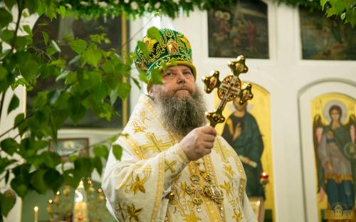На приходе Троицкого собора молитвенно встретили престольный праздник фото 59