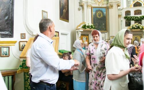 На приходе Троицкого собора молитвенно встретили престольный праздник фото 69