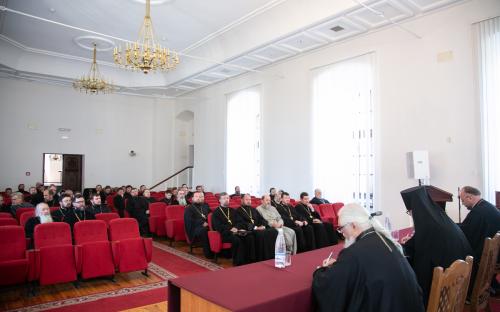 Священники прихода приняли участие в собрании духовенства Новогрудской епархии фото 11