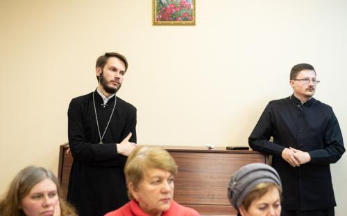 В воскресной школе прошла встреча с преподавателем Минской духовной семинарии фото 9