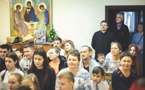 На приходе прошел рождественский концерт, подготовленный воспитанниками и преподавателями воскресной школы фото 7