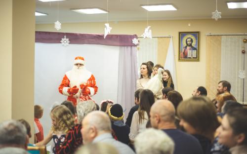 На приходе прошел рождественский концерт, подготовленный воспитанниками и преподавателями воскресной школы фото 40