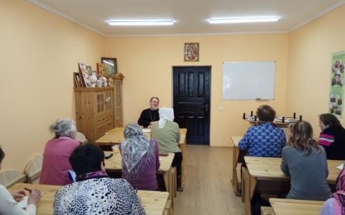 Протоиерей Николай Пинчук провел встречу, на которой поведал о православной книге фото 4
