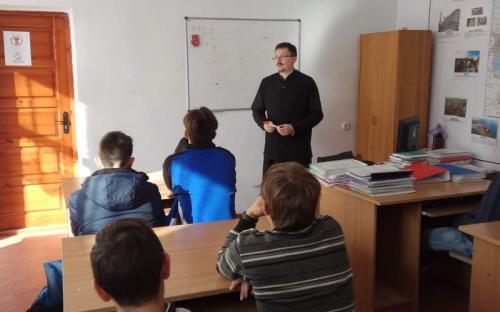 Священник Сергий Ярмолович посетил Слонимский профессионально-технический колледж фото 4