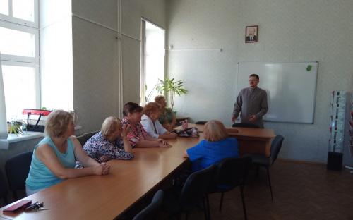 "Августовские праздники" - беседа в социальном центре занятости населения фото 1
