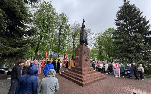 Крестный ход в День Победы прошел в Слониме фото 22