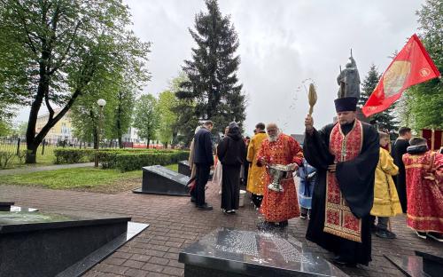 Крестный ход в День Победы прошел в Слониме фото 23