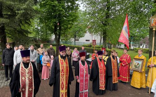 Крестный ход в День Победы прошел в Слониме фото 25