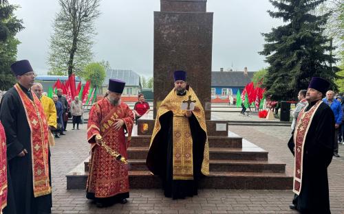 Крестный ход в День Победы прошел в Слониме фото 27