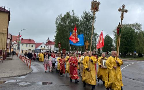 Крестный ход в День Победы прошел в Слониме фото 44
