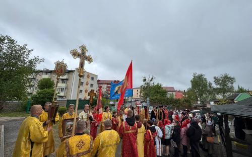 Крестный ход в День Победы прошел в Слониме фото 48